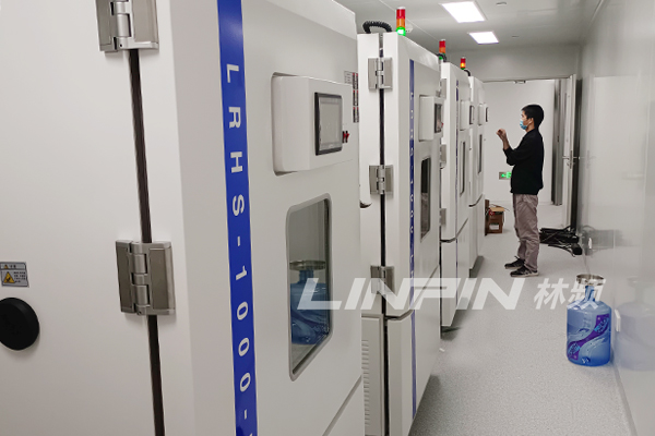 高低溫低氣壓試驗箱的功能原理與行業應用